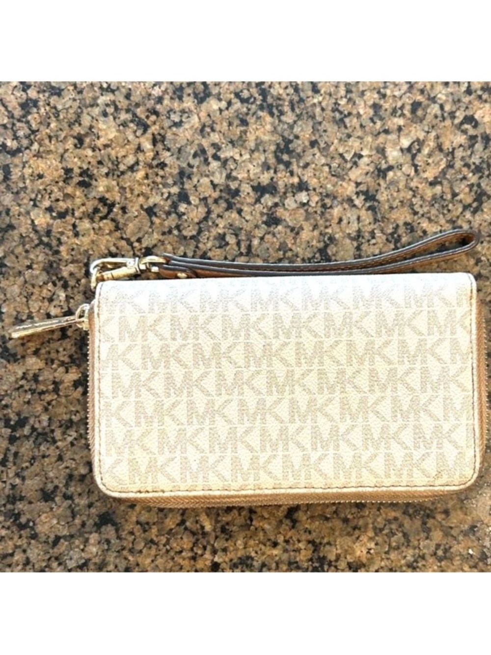 Michael Kors Cream Wristlet Wallet - Picture 3 of 9